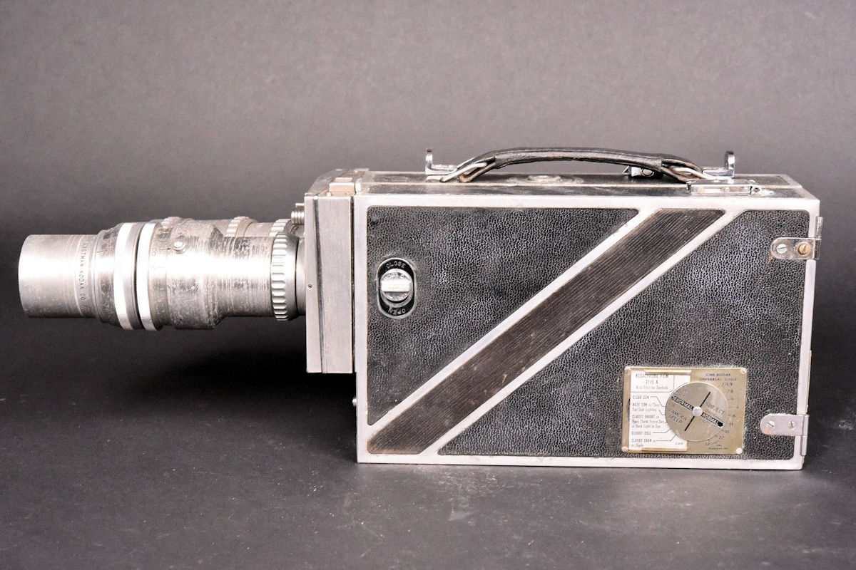 Camera Cine-Kodak Spêcial II - Coté gauche